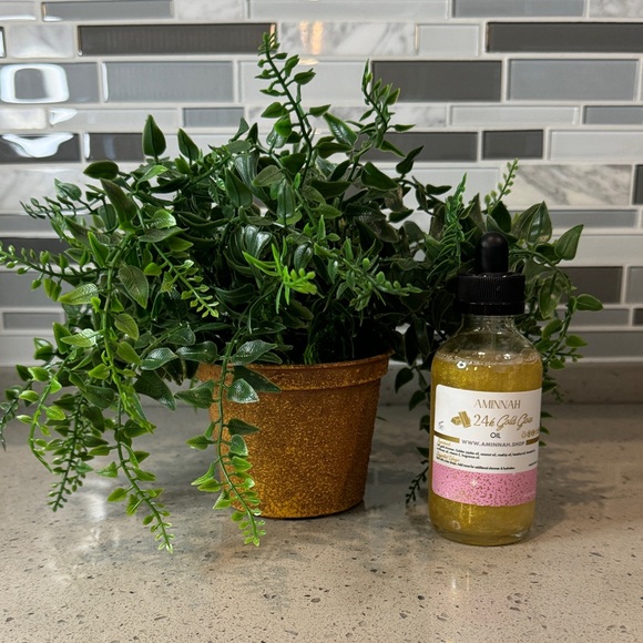 Aminnah Other - AMINNAH - 24k Gold Glow Vanilla Oil